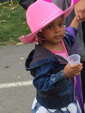Girl in pink cowboy hat